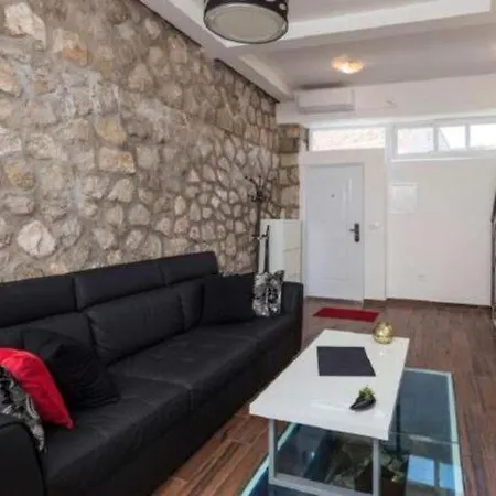 Aquarium Duplex - Duplex Two-bedroom With Terrace Apartment *