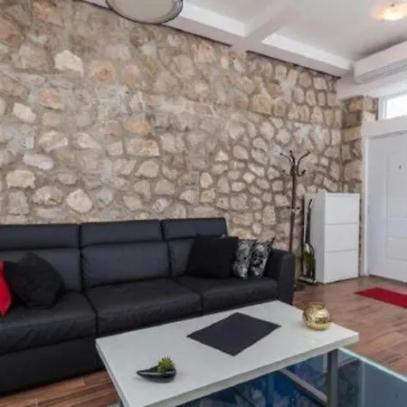Aquarium Duplex - Duplex Two-bedroom With Terrace